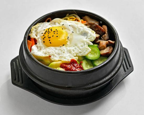 Korean Rice Bowl (Bibimbap) (石锅拌饭)